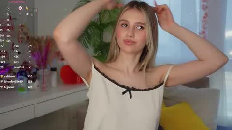 Snapshot of fluffy_angel chatting on 12, 3, 2025 Adeline online show from 12, 3, 2025