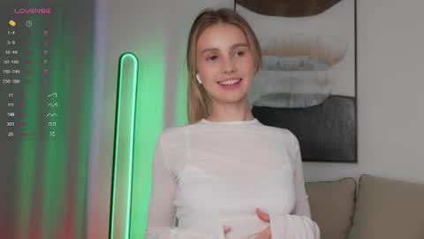 Snapshot of fluffy_angel chatting on 30, 9, 2025 Adeline online show from 30, 9, 2025