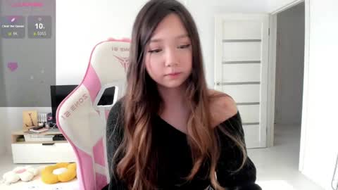 Snapshot of fluffy_rose chatting on 8, 6, 2026 Rose online show from 8, 6, 2026