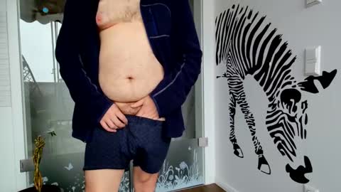 fluffybutt_ online show from 1, 2, 2026