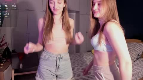 Snapshot of flurry_cute chatting on 5, 1, 2025 Flurry and Chloe online show from 5, 1, 2025