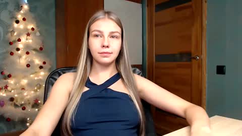 Molli  Ready for any play with you. Hottest show in pvt  Help a student earn big tokens  online show from 18, 12, 2024