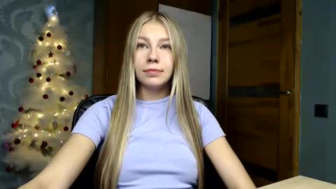 Molli  Ready for any play with you. Hottest show in pvt  Help a student earn big tokens  online show from 17, 1, 2025