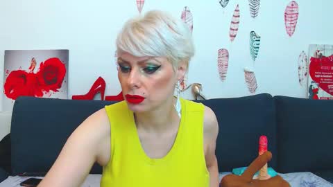 Snapshot of forever_barbie chatting on 5, 10, 2025 Adana online show from 5, 10, 2025