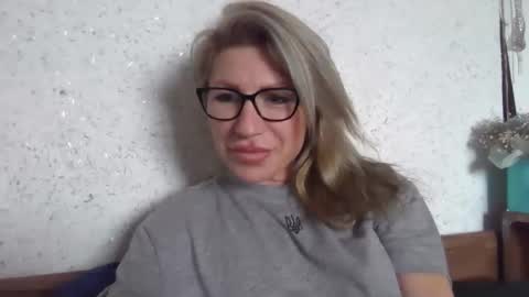 fox_red_lady7 online show from 13, 1, 2026