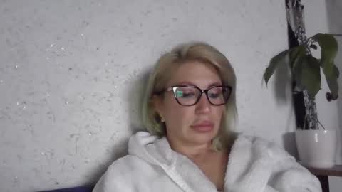 Snapshot of fox_red_lady7 chatting on 30, 4, 2026 fox_red_lady7 online show from 30, 4, 2026
