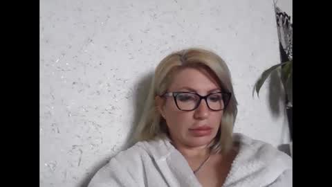 Snapshot of fox_red_lady7 chatting on 5, 5, 2026 fox_red_lady7 online show from 5, 5, 2026