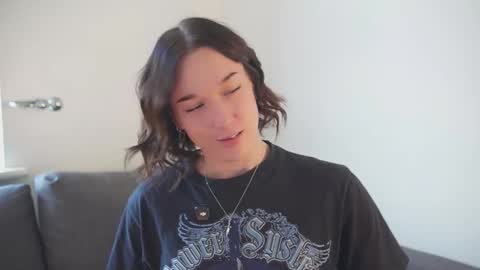 Em      online show from 21, 9, 2025