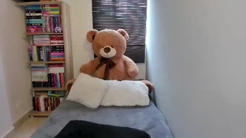 Snapshot of foxwen chatting on 14, 7, 2026 wen. online show from 14, 7, 2026