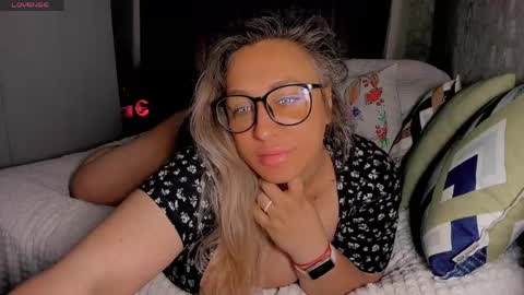 Snapshot of foxxxy__lady chatting on 23, 5, 2026 Kris online show from 23, 5, 2026