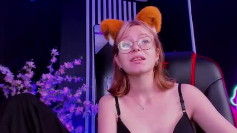 Snapshot of foxxxypolly chatting on 17, 7, 2026 Polly online show from 17, 7, 2026