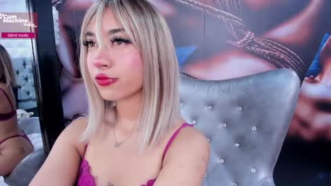 Snapshot of foxy_angelica chatting on 17, 12, 2025 Miss Angelica online show from 17, 12, 2025