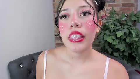 Snapshot of foxy_loren chatting on 27, 6, 2026 Loren online show from 27, 6, 2026