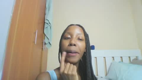 Snapshot of foxyatmidnite chatting on 2, 7, 2026 foxyatmidnite online show from 2, 7, 2026