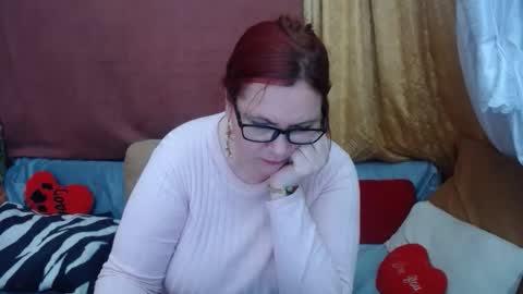 Snapshot of foxydesiree chatting on 30, 4, 2026 foxydesiree online show from 30, 4, 2026