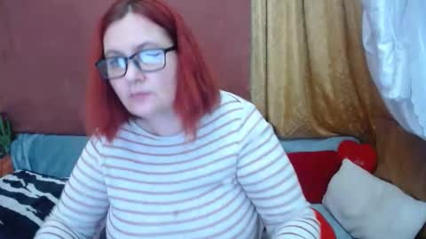 Snapshot of foxydesiree chatting on 2, 5, 2026 foxydesiree online show from 2, 5, 2026