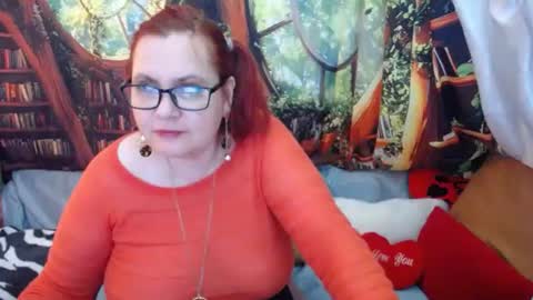 Snapshot of foxydesiree chatting on 23, 5, 2026 foxydesiree online show from 23, 5, 2026