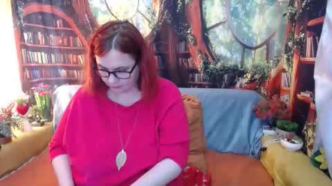 Snapshot of foxydesiree chatting on 7, 6, 2026 foxydesiree online show from 7, 6, 2026