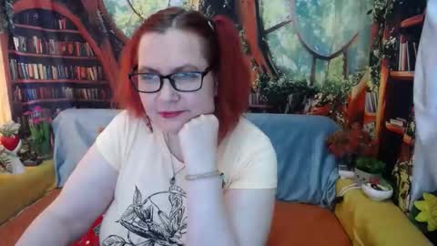 Snapshot of foxydesiree chatting on 8, 6, 2026 foxydesiree online show from 8, 6, 2026