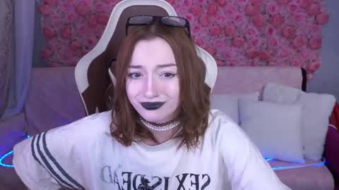 Snapshot of foxymayy chatting on 7, 6, 2026 Maya online show from 7, 6, 2026