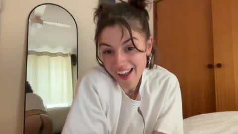 Snapshot of foxyone01 chatting on 18, 6, 2026 Miss Foxy online show from 18, 6, 2026