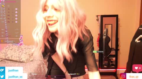 Snapshot of fran_qt chatting on 17, 1, 2025 Fran online show from 17, 1, 2025