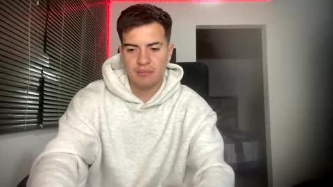 franccesco_699 online show from 4, 3, 2025