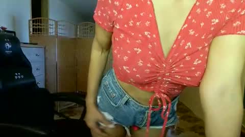 Snapshot of francelune chatting on 26, 5, 2026 francelune online show from 26, 5, 2026