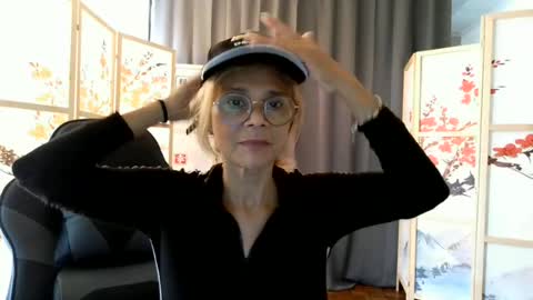 Snapshot of francelune chatting on 20, 6, 2026 francelune online show from 20, 6, 2026
