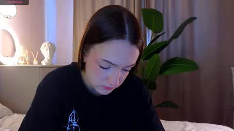 Marybrown eye Katy gray eye online show from 3, 3, 2026