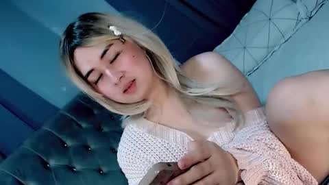 Snapshot of franchesca_fucks chatting on 4, 5, 2026 LOVE online show from 4, 5, 2026