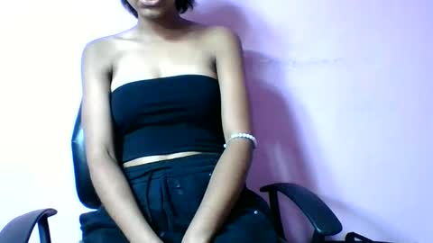 Snapshot of francia333068 chatting on 7, 6, 2026 francia333068 online show from 7, 6, 2026