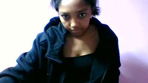 Snapshot of francia333068 chatting on 8, 6, 2026 francia333068 online show from 8, 6, 2026
