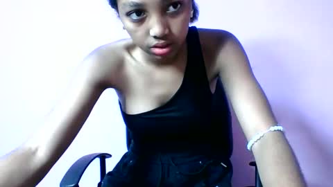 Snapshot of francia333068 chatting on 10, 6, 2026 francia333068 online show from 10, 6, 2026