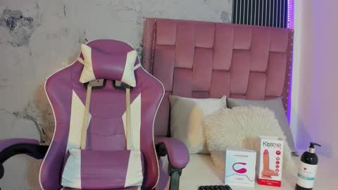 Laura online show from 23, 9, 2025