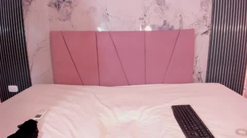 Laura online show from 7, 4, 2026