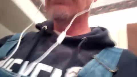 Famous Blue Eyes online show from 7, 4, 2026