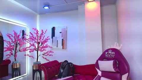 Franshesca online show from 6, 2, 2026