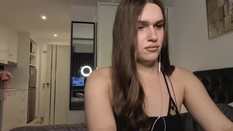 I am franzeva  online show from 9, 6, 2026