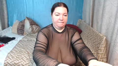 frau_becky online show from 12, 12, 2024