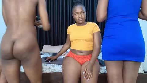 freaky_bunnies online show from 20, 2, 2026