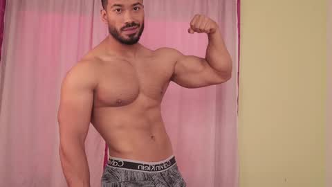 Snapshot of freddsexxx chatting on 18, 9, 2025 FredSeXXX online show from 18, 9, 2025