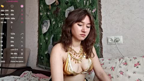 Mia online show from 4, 4, 2026