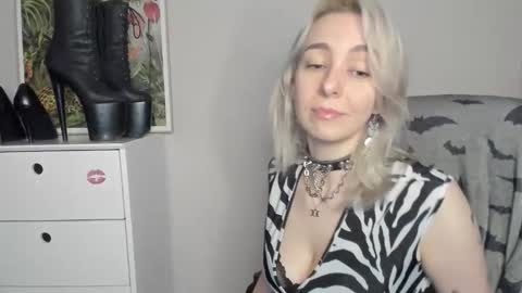 Snapshot of freeanne chatting on 10, 6, 2026 Anne online show from 10, 6, 2026