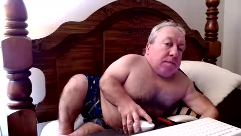 Cute Lil Man online show from 18, 12, 2025