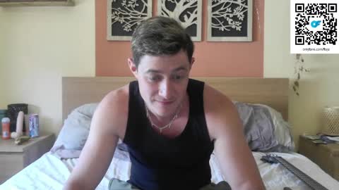 Snapshot of frenchhornybibs chatting on 23, 5, 2026 French Horny Bibs online show from 23, 5, 2026