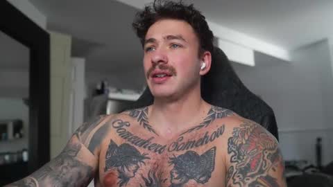 Snapshot of frewfun chatting on 18, 11, 2025 cameron online show from 18, 11, 2025