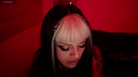 freyaa_sorceress online show from 7, 7, 2026