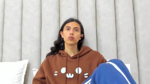 FreyaMoller  online show from 5, 3, 2026