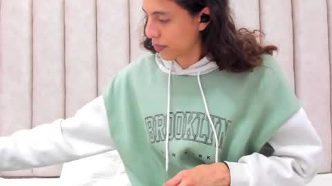 FreyaMoller  online show from 4, 4, 2026